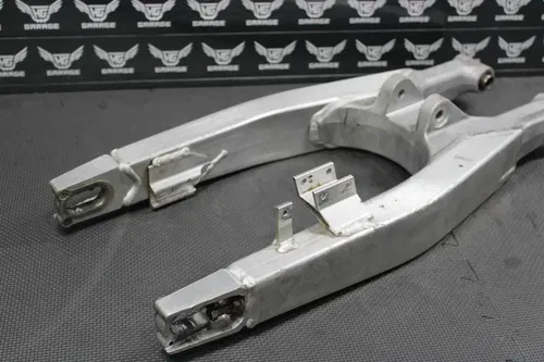 2001 HONDA 00-01 CR125R OEM SWINGARM SWING ARM SUSPENSION READ DESC!