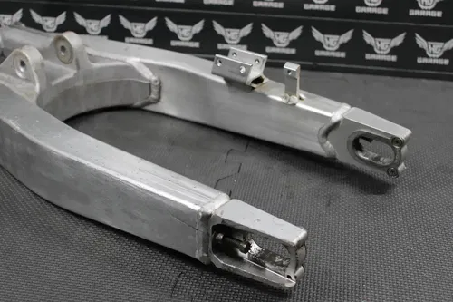 2001 HONDA 00-01 CR125R OEM SWINGARM SWING ARM SUSPENSION READ DESC!