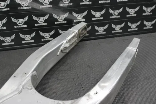 2001 HONDA 00-01 CR125R OEM SWINGARM SWING ARM SUSPENSION READ DESC!