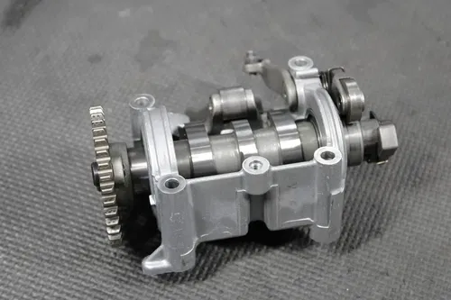2006 HONDA CRF450R OEM ENGINE CAMSHAFT HOLDER TOWER ROCKER ARM  14110-MEN-670
