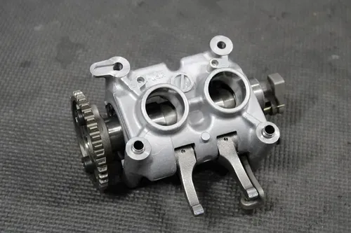 2006 HONDA CRF450R OEM ENGINE CAMSHAFT HOLDER TOWER ROCKER ARM  14110-MEN-670