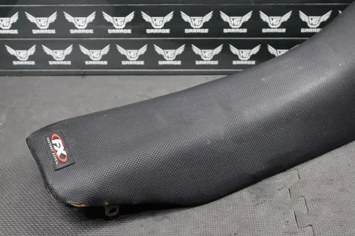 1999 KTM 200 250 EXC SDG SEAT SADDLE CUSHION 50307040200 SDG-M108