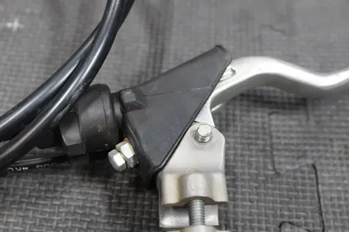 2005 HONDA CRF250R 04-06 OEM CLUTCH PERCH MOUNT WITH LEVER  22870-KRN-000