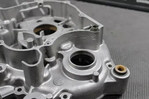2000 YAMAHA TTR90 OEM LEFT RIGHT ENGINE MOTOR CRANKCASE CRANK CASES BLOCK
