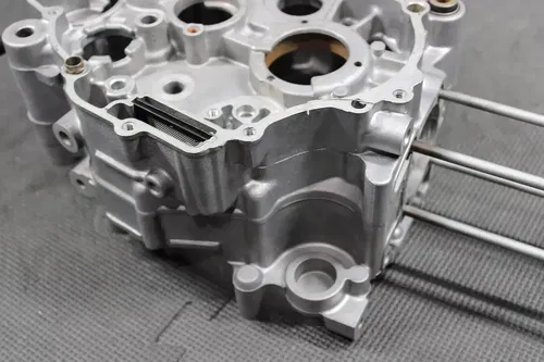 2000 YAMAHA TTR90 OEM LEFT RIGHT ENGINE MOTOR CRANKCASE CRANK CASES BLOCK