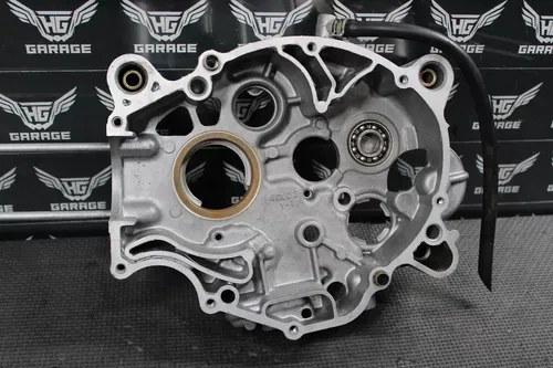 2000 YAMAHA TTR90 OEM LEFT RIGHT ENGINE MOTOR CRANKCASE CRANK CASES BLOCK
