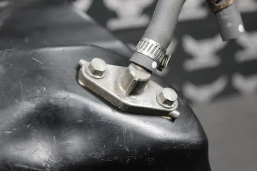 2005  HONDA CRF250R 05-09 OEM GAS FUEL TANK CELL PETROL RESERVOIR 17510-KRN-730