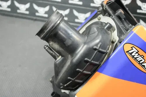 2002 YAMAHA WR250F OEM AIRBOX INTAKE AIR CLEANER CASE AIRBOX COMPLETE
