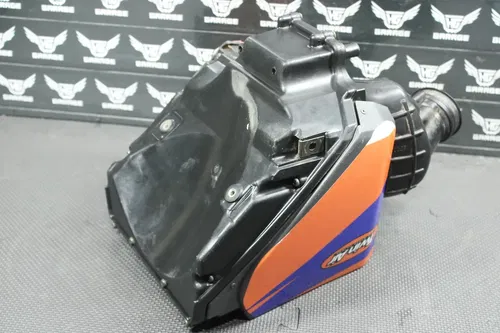 2002 YAMAHA WR250F OEM AIRBOX INTAKE AIR CLEANER CASE AIRBOX COMPLETE