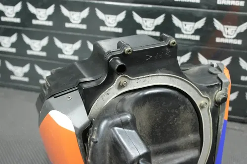 2002 YAMAHA WR250F OEM AIRBOX INTAKE AIR CLEANER CASE AIRBOX COMPLETE