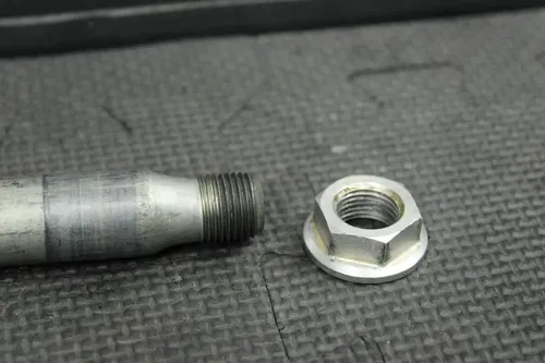2004 HONDA CRF450R OEM FRONT WHEEL RIM AXLE PIVOT BOLT 44301-MEN-000