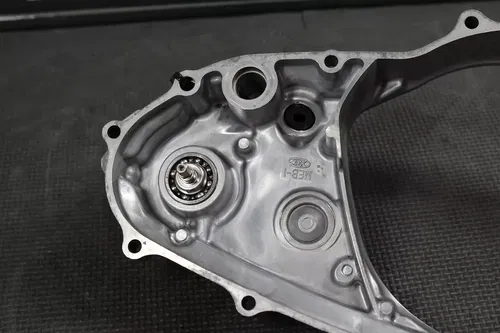 2004 HONDA CRF450R OEM ENGINE MOTOR INNER CLUTCH COVER 11351-MEB-670
