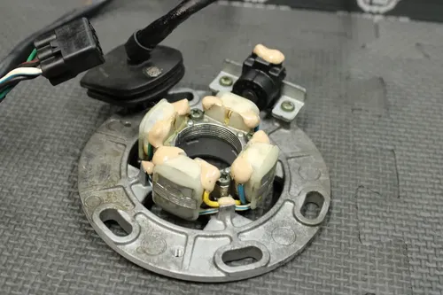 2000 YAMAHA YZ250 2T OEM STATOR MAGNETO GENERATOR ALTERNATOR 5CU-85560-10-00