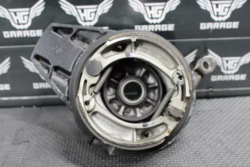 2001 HONDA XR200R 90-02 OEM REAR BACK BRAKE DRUM PANEL ASSEMBLY 43100-KK0-000