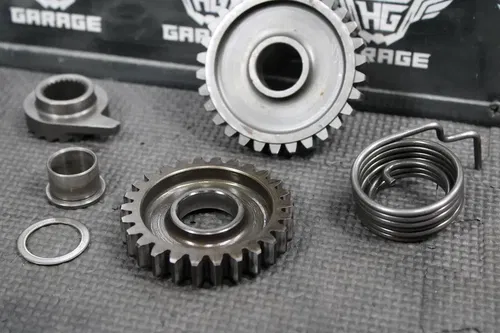 1984 1985 HONDA CR250R OEM KICKSTART KICK START SHAFT W IDLER GEAR