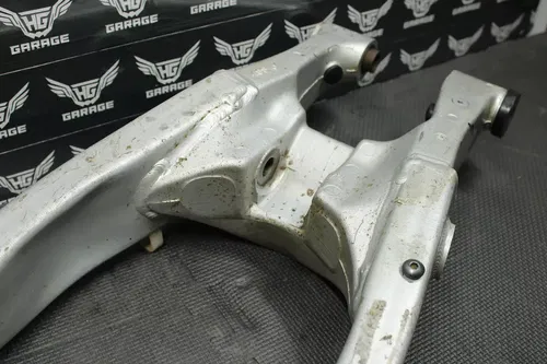 1996 YAMAHA YZ125 OEM SWINGARM SWING ARM SUSPENSION 4SS-22110-01-00