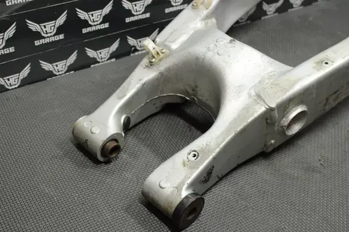 1996 YAMAHA YZ125 OEM SWINGARM SWING ARM SUSPENSION 4SS-22110-01-00