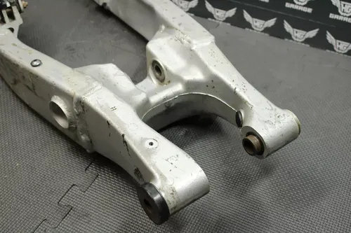 1996 YAMAHA YZ125 OEM SWINGARM SWING ARM SUSPENSION 4SS-22110-01-00