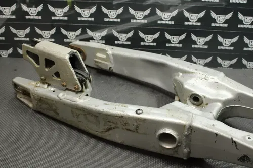 1996 YAMAHA YZ125 OEM SWINGARM SWING ARM SUSPENSION 4SS-22110-01-00