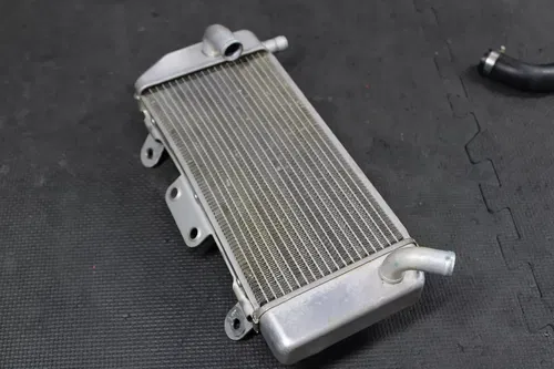 2006 YAMAHA YZ450F OEM LEFT SIDE RADIATOR COOLING COOLER HOSES