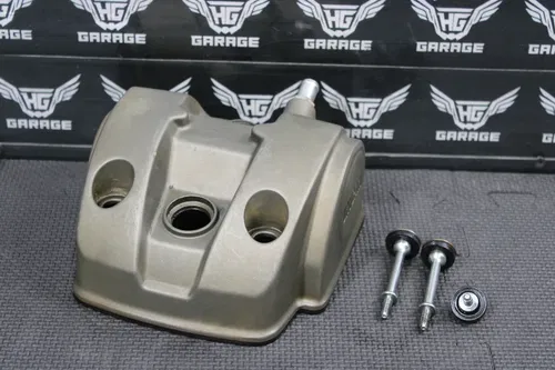 2006 02-06 HONDA CRF450R OEM ENGINE CYLINDER HEAD COVER VALVE COVER 12310-ME-670