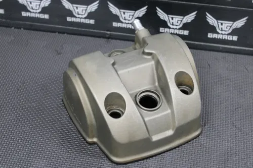 2006 02-06 HONDA CRF450R OEM ENGINE CYLINDER HEAD COVER VALVE COVER 12310-ME-670
