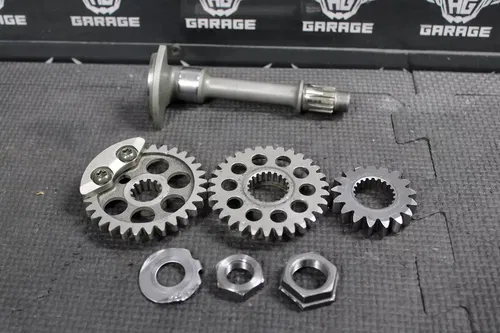 2006 YAMAHA YZ250F OEM CRANKSHAFT WATER PUMP COUNTER BALANCER SHAFT GEAR