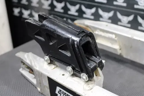 1999 SUZUKI 96-00 RM125 RM250 OEM SWINGARM SWING ARM SUSPENSION 61000-37E10