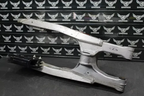 1999 SUZUKI 96-00 RM125 RM250 OEM SWINGARM SWING ARM SUSPENSION 61000-37E10