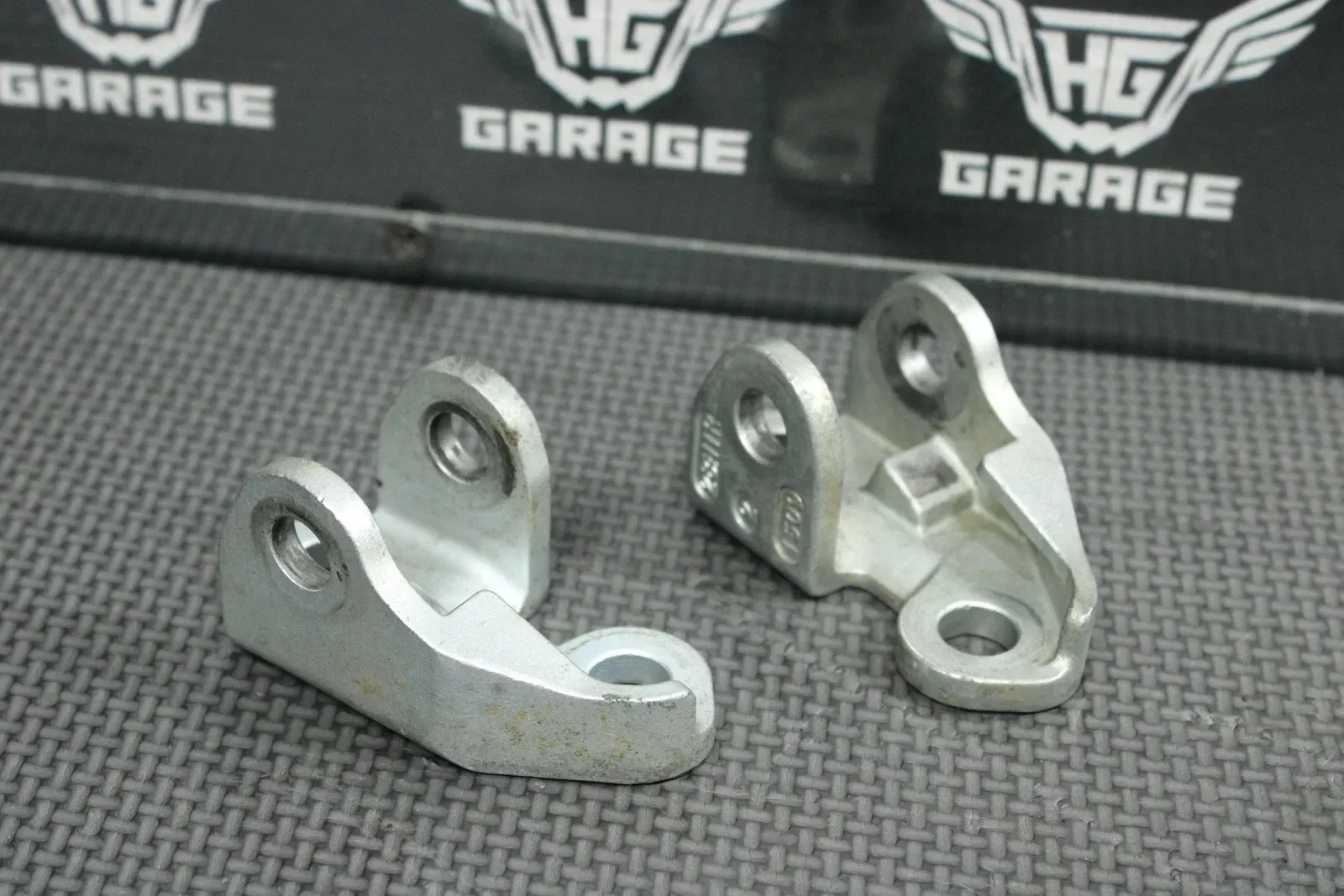 2018 SUZUKI RMZ250 OEM FOOT PEGS PEDALS FRAME STAND FOOTPEG PEDAL MINT!