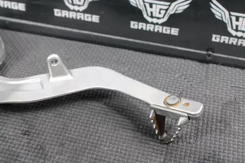 2006 YAMAHA YZ250F OEM RIGHT REARSET BRAKE FOOT PEDAL