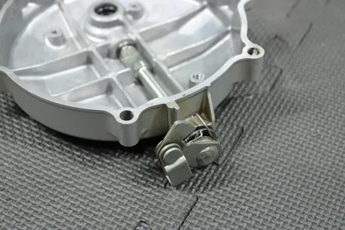 2004 97-05 KAWASAKI KDX220R OEM ENGINE MOTOR OUTER SIDE CLUTCH COVER 14032-1384