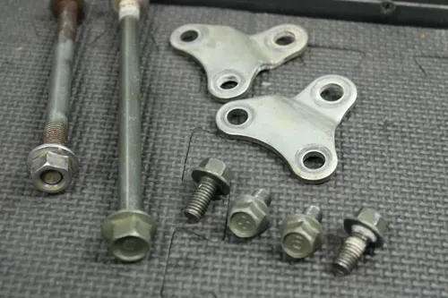 2004 YAMAHA 04-06 WR450F 04-05 YZ450F OEM ENGINE MOTOR MOUNT STAY BRACKETS