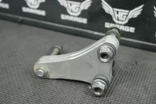 2004 YAMAHA 04-06 WR450F 04-05 YZ450F OEM ENGINE MOTOR MOUNT STAY BRACKETS