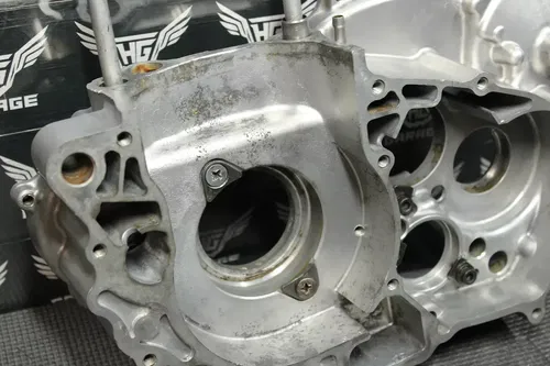 2003 HONDA CRF450R OEM RIGHT ENGINE MOTOR CRANKCASE CRANK CASES BLOCK