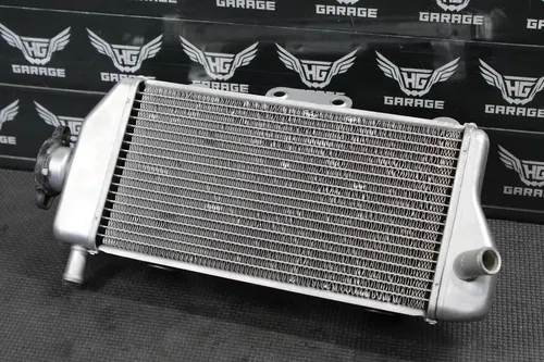 2006 YAMAHA YZ250F OEM RIGHT ENGINE MOTOR COOLING COOLER RADIATOR