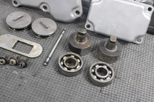 2000 SUZUKI RM250 OEM ENGINE POWER VALVE GOVERNOR 11206-37E30 11255-37E31