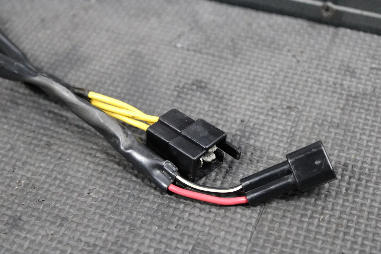 203 KAWASAKI KLX400R KLX400SR OEM RECTIFIER VOLTAGE REGULATOR 21066-S005