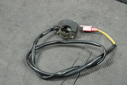 2006 99-06 YAMAHA TTR250 OEM HANDLEBARS SWITCHES STARTER ON OFF SWITCH HEADLIGHT
