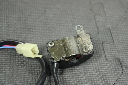 2006 99-06 YAMAHA TTR250 OEM HANDLEBARS SWITCHES STARTER ON OFF SWITCH HEADLIGHT