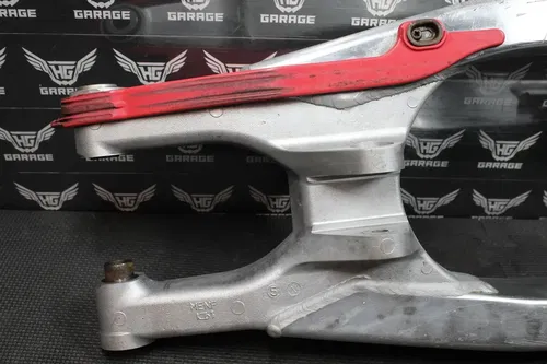 2005 HONDA CRF250R OEM SWINGARM SWING ARM SUSPENSION 52200-KRN-710