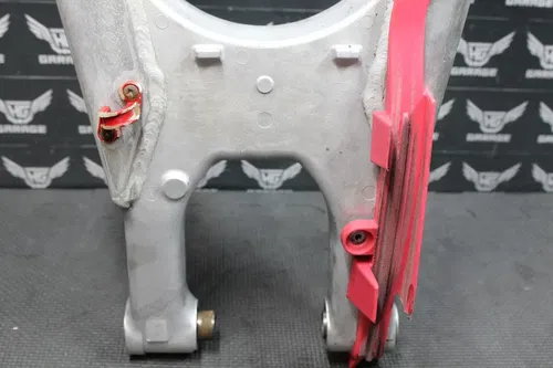 2005 HONDA CRF250R OEM SWINGARM SWING ARM SUSPENSION 52200-KRN-710