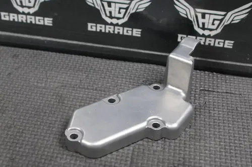 2009 YAMAHA 99-22 YZ250 OEM ENGINE POWERVALVE VALVE LINKAGE COVER HOUSING