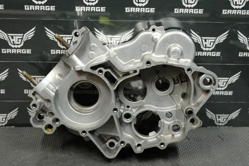 1995 93-01 YAMAHA YZ80 OEM LEFT RIGHT ENGINE MOTOR CRANKCASE CRANK CASES BLOCK