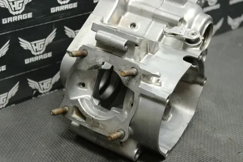 1995 93-01 YAMAHA YZ80 OEM LEFT RIGHT ENGINE MOTOR CRANKCASE CRANK CASES BLOCK