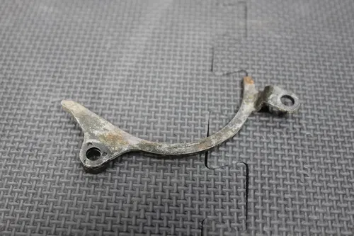 1987 HONDA XR250R 86-89 OEM MOTOR ENGINE FRONT SPROCKET COVER 11351-KT1-000