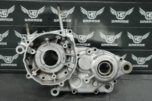 1999 KAWASAKI 96-06 KDX200 97-05 KDX220R OEM LEFT ENGINE MOTOR CRANKCASE CRANK C