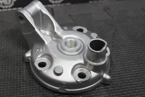 1995 KAWASAKI KX125 ENGINE MOTOR CYLINDER HEAD COVER DOME CHAMBER 11001-1415