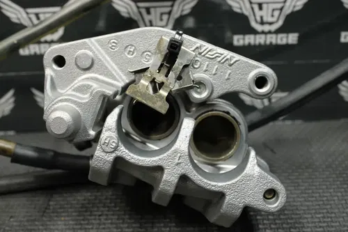 2016 KAWASAKI KX250 KX250F KX450F OEM FRONT BRAKE CALIPER 43015-0619 43080-0157