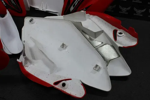 2006 HONDA CRF250R AFTERMARKET PLASTICS BODY KIT FENDERS FAIRINGS COWLS